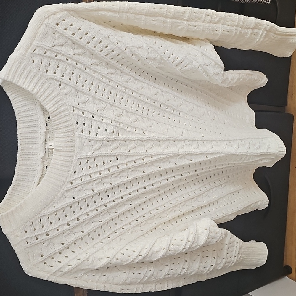 Maurices Sweater Size L NWT